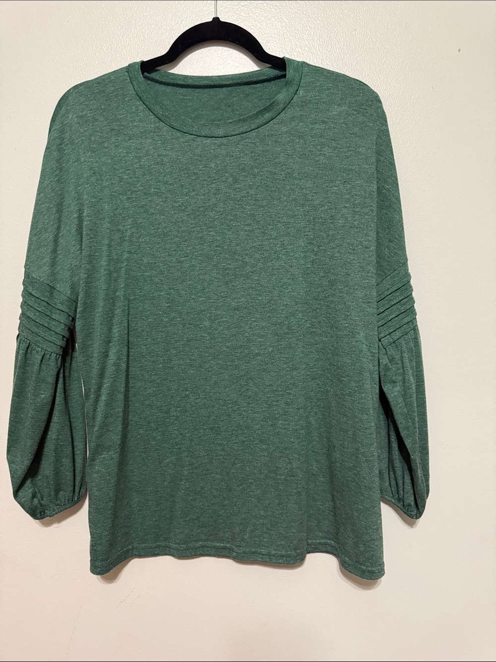 Classic Green Women’s Long-Sleeve Top
